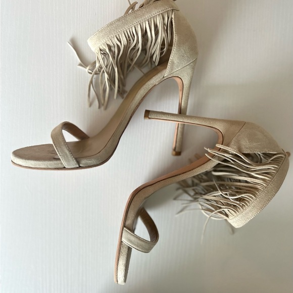 Stuart Weitzman Lovefringe Suede Sandal - size 6.5 - Picture 4 of 9